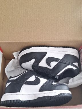 Nike Kids Black and White Low-Top Sneakers